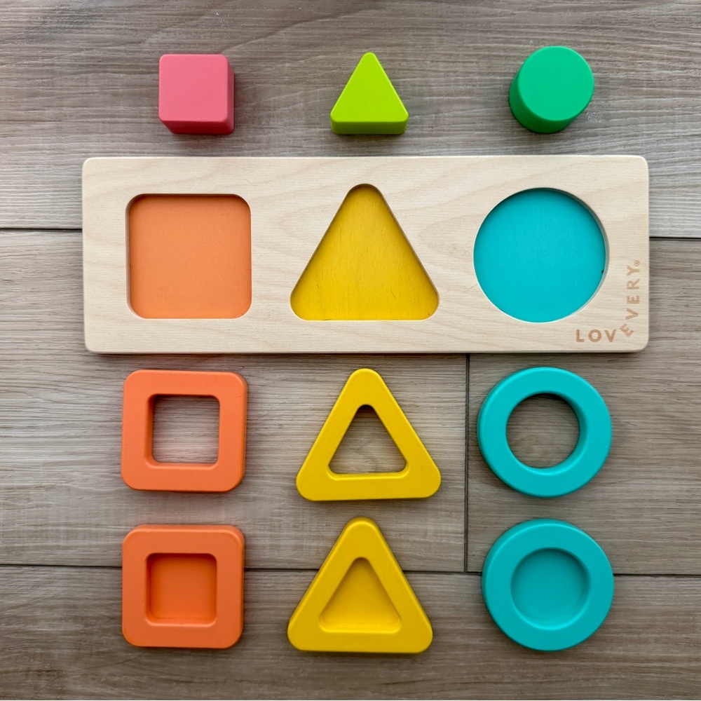 Lovevery 3D Wooden Geo Shapes Puzzle with Play Guide